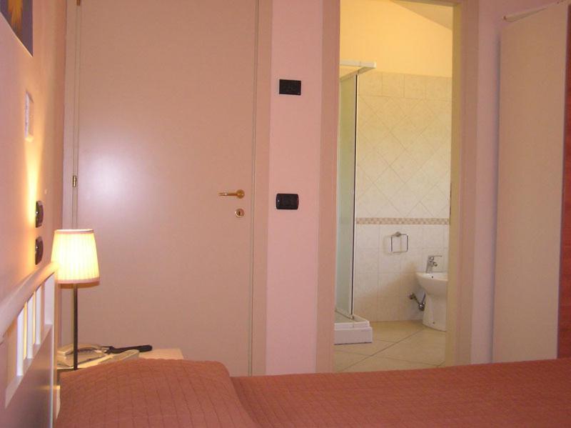 Albergo Le 2 Rose San Severino Marche Cameră foto